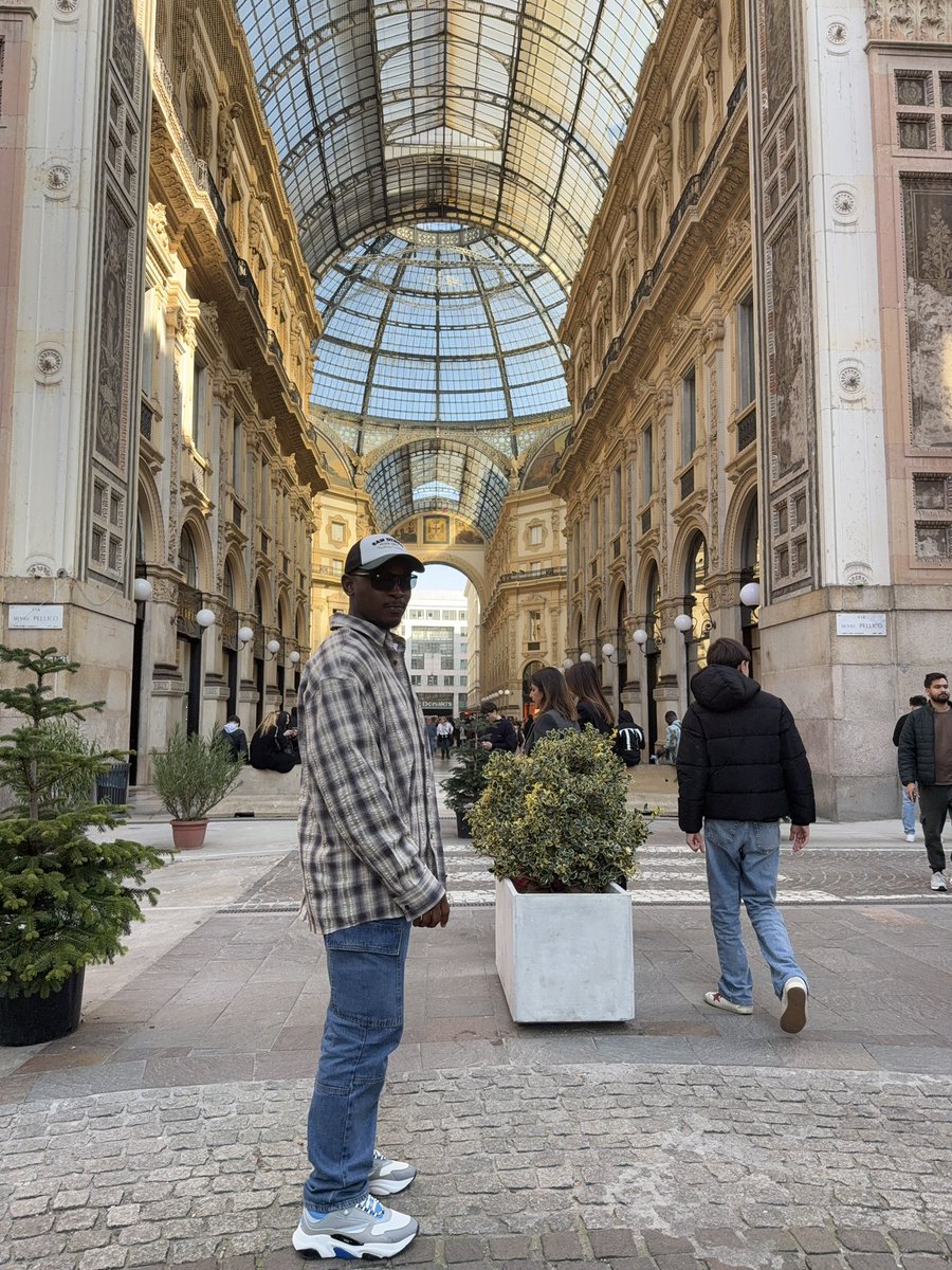 sadoc_king's tweet photo. 📍Milan 🇮🇹 https://t.co/xKw7hrq6Zg