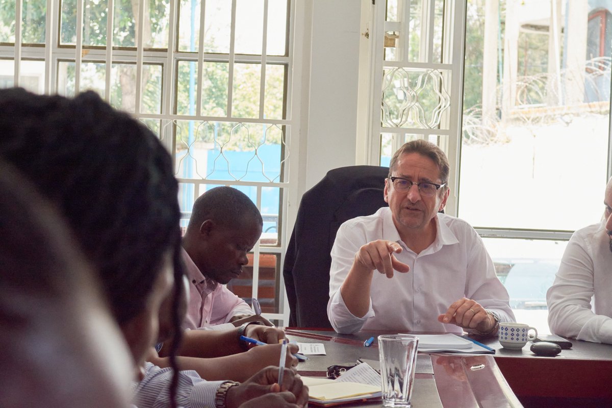 racojnkcom's tweet photo. Renforcer l’action humanitaire en RDC!
On a pris part à une rencontre clé à Goma lundi, 16 mars, avec le Coordonnateur Humanitaire, Bruno Lemarquis. Le coordonnateur, Gaston Mugaruka, a porté la voix des acteurs locaux pour plus de localisation, de partenariats équitables... https://t.co/sdqWKQr5rg