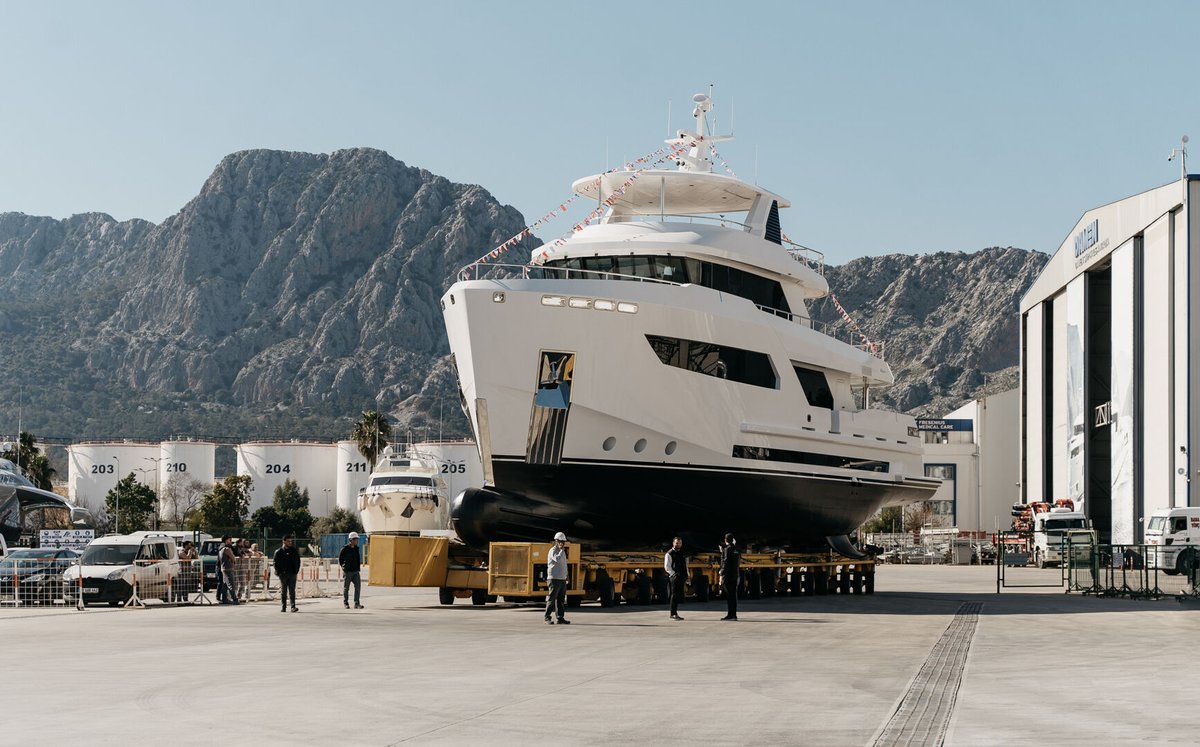 sytreports's tweet photo. 🏗️26m Bering 88 explorer yacht launched

The 26.2-metre #Bering 88 motor yacht has been launched from the @BeringYachts shipyard in Antalya, Turkey. The B88 marks the second yacht entering the water this year as part of the yard’s sub-24-metre explorer range.

📌Read: https://t.co/5DbcvmUEAF #yachtlaunch #exploreryacht