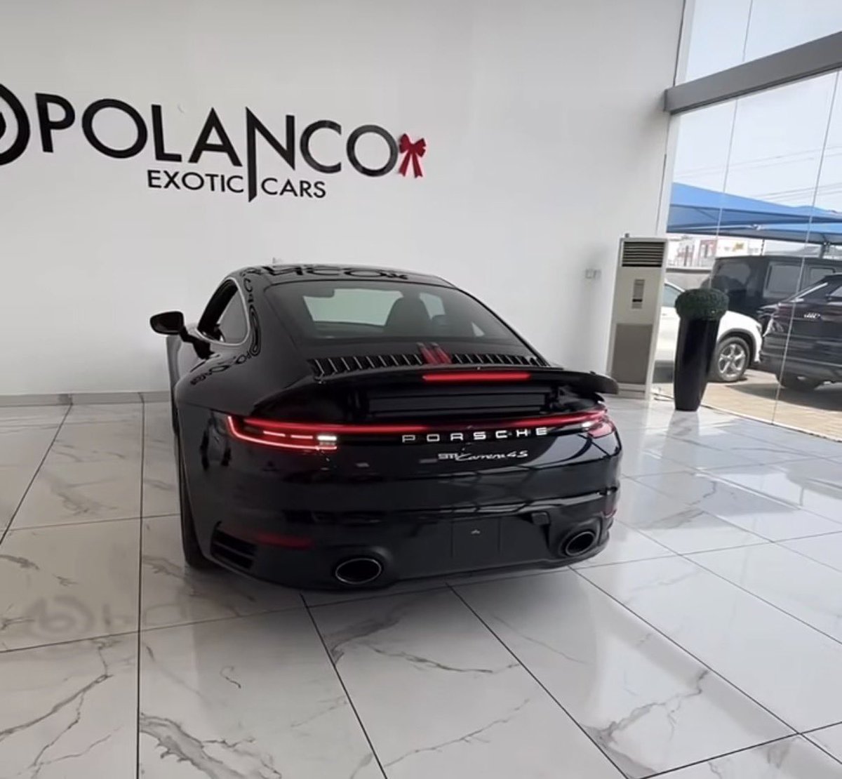 𝔸b𝕒𝕫𝕫 tweet media