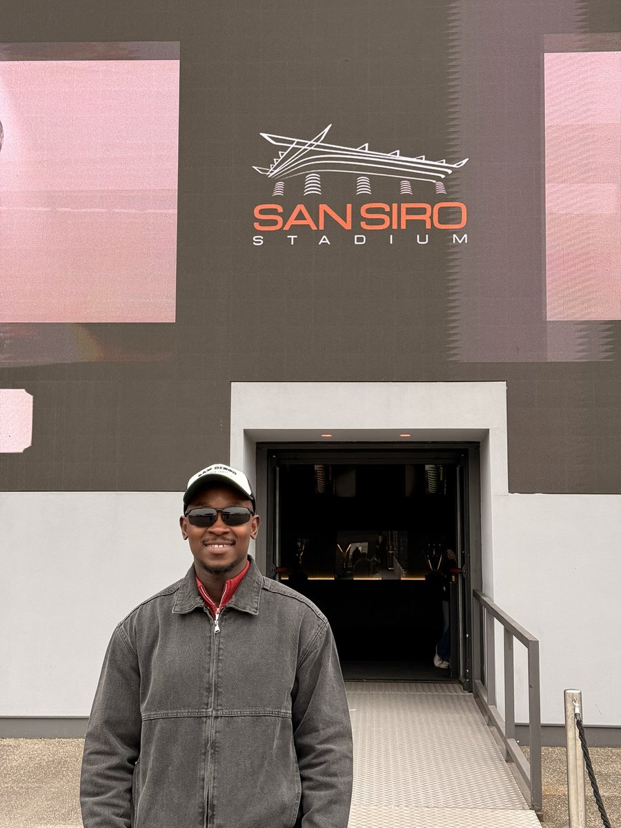 sadoc_king's tweet photo. 📍 San Siro 🇮🇹 biggest stadium in Italy https://t.co/GK4AsQ0J3c