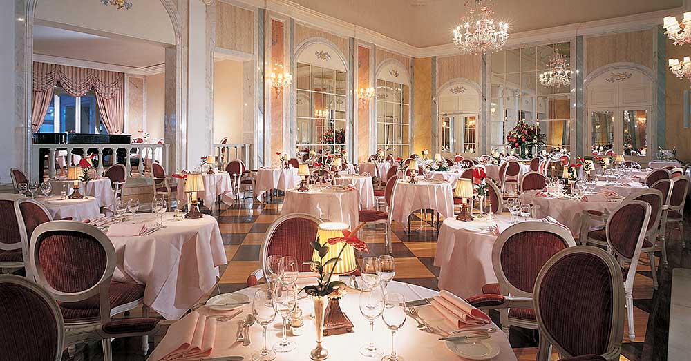 euro_tour's tweet image. ❤泊まってみたい『🇵🇹ポルトガル の #豪華ホテル✨』
➡euro-tour.co.jp/luxury-hotel/p…
フンシャル（マデイラ島）「ベルモンド・リーズ・パレス」　大西洋を望む亜熱帯庭園の崖の上に位置する5つ星リゾートホテルです♪ #ReidsPalace #Madeira #Funchal