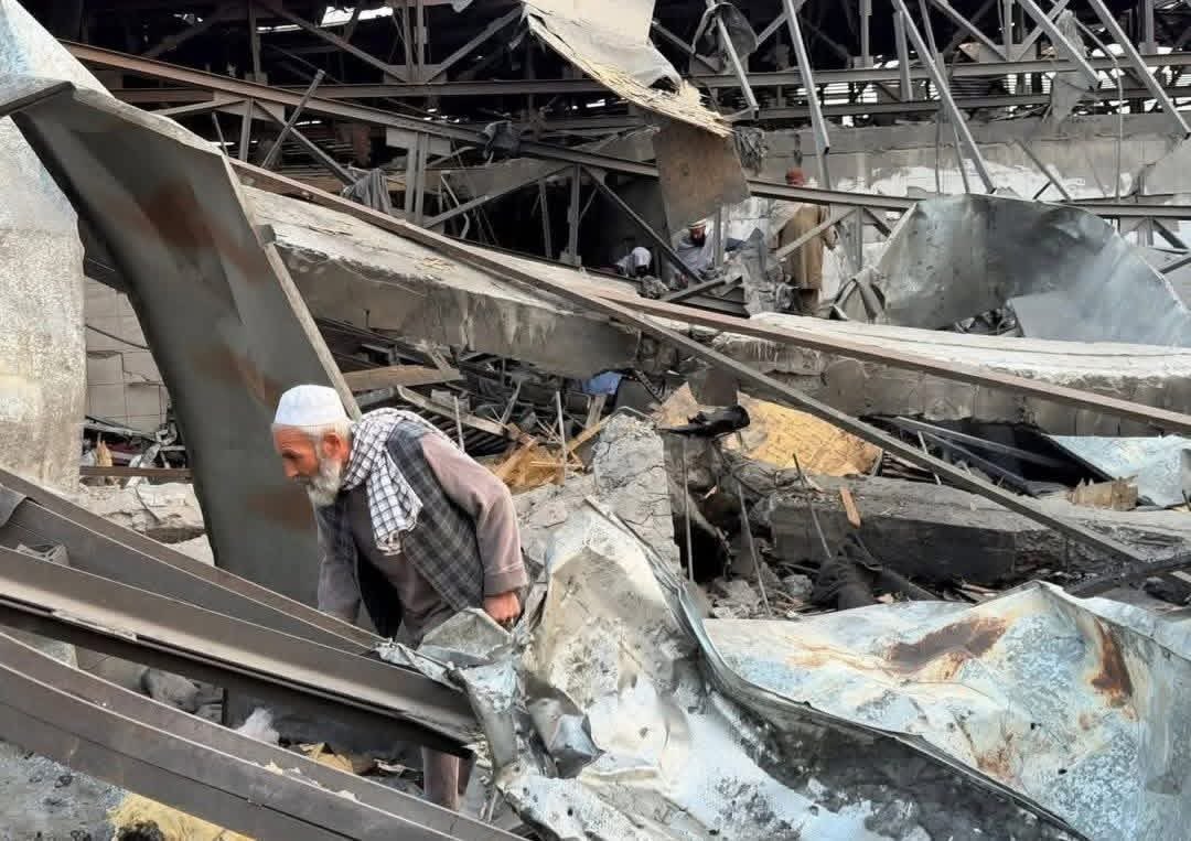 MuhibullahMamn4's tweet photo. This elderly man is searching for his addicted son , a victim, who was lost in last night’s  Pakistan  bombard  Kabul incident martyred more than 400 Addicted people.
United Nations
UNICEF Afghanistan
UNICEF
United Nations Human Rights
United Nations Institute for Training https://t.co/OIZefcUjLD