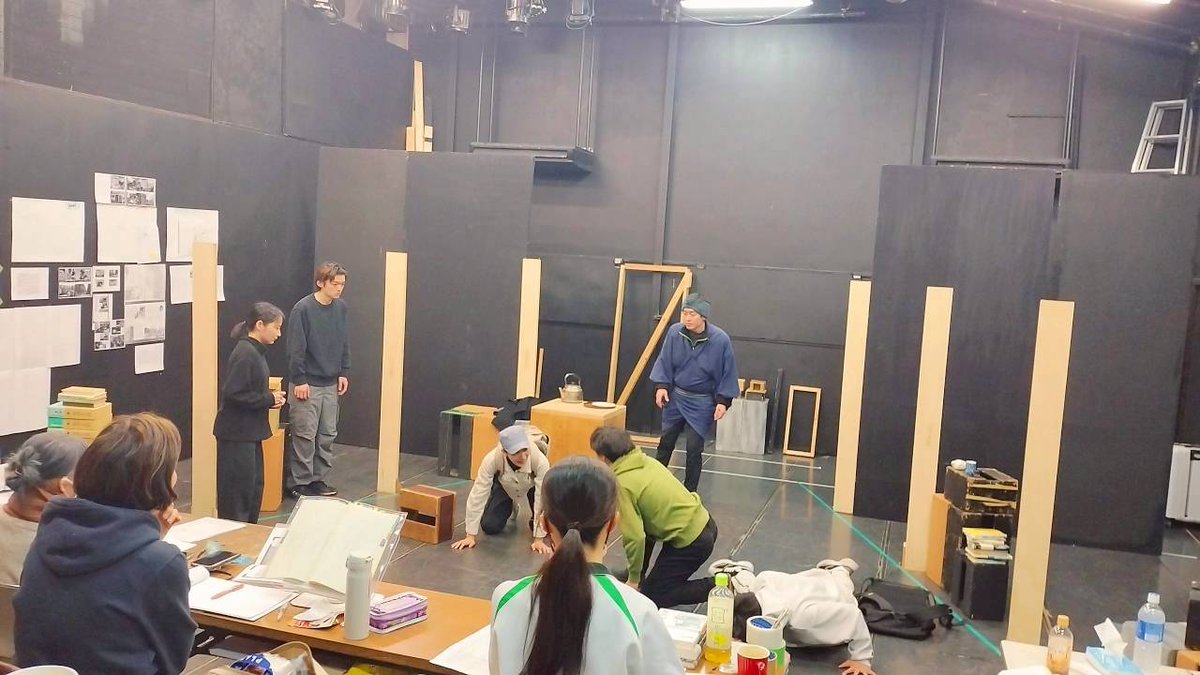 『HOPE～本を焼き尽くす悪魔～』

蔵出し稽古写真！
といっても、日本とシリアは自分が出てるんでほぼ写真がなく…笑
超序盤の立ち稽古の写真だけ。
本番とは全く違う立ち位置でびっくり👀‼️こんなんだったなぁ～…

本番の様子はこちらから🎭
⇒share.google/xw3eSoCvFvuy4l…