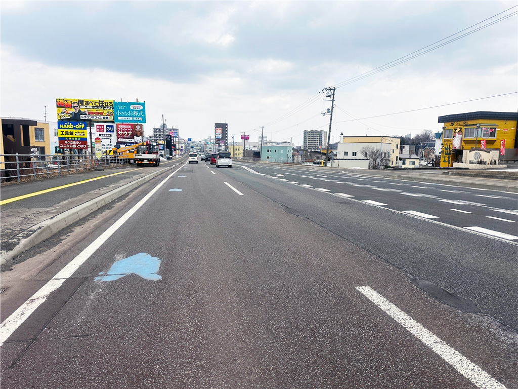 managem87085834's tweet photo. 『行政書士法人ドラゴンオフィス』様の広告看板に蝶野正洋が起用
・国道36号線(札幌市清田区真栄1条2丁目5) https://t.co/W9LNKNitEP