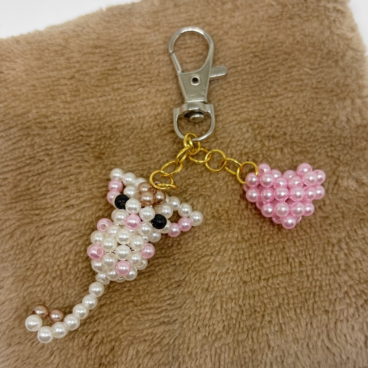 pupuchan_____'s tweet image. モモンガキーホルダー作って、
新しいポーチを新調して、
大満足⭐︎

#フクロモモンガ 
#PuPu★ 
#メルカリ