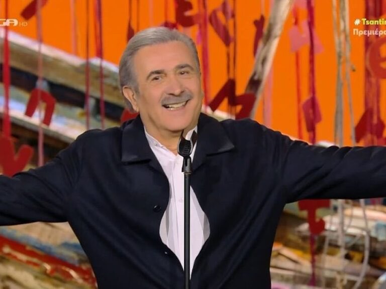 Ξεκινάει πάρτυ.
Ο Λάκης Λαζόπουλος, προσφεύγει στη δικαιοσύνη και ζητάει να μάθει ποιοι και γιατί αποφάσισαν να παραβιάσουν το κινητό του.
Ακολουθεί ο Αντώνης Σαμαρας