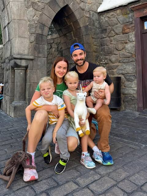 alex mccord’s hives 🌸 tweet media