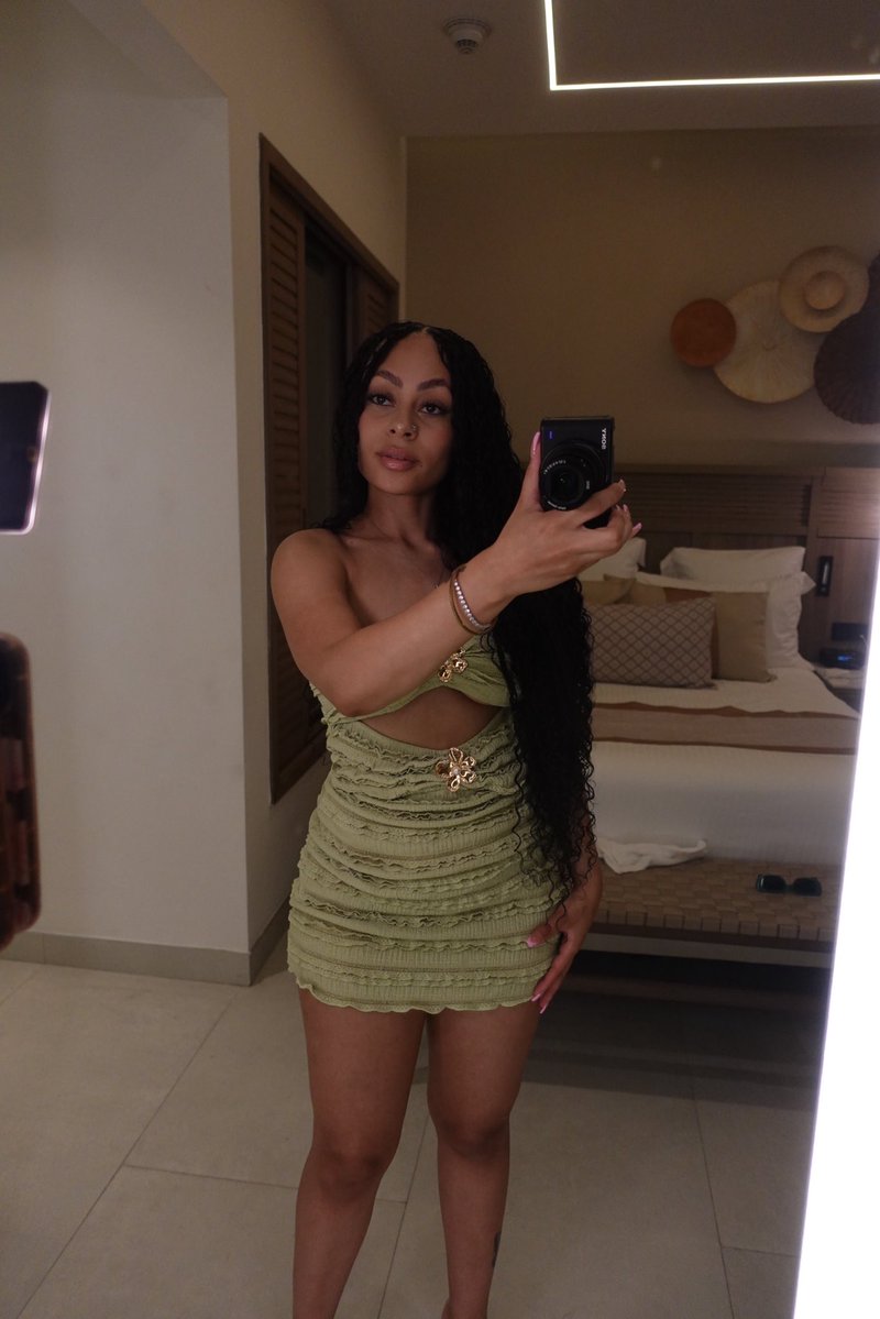 S✨🦋 tweet media