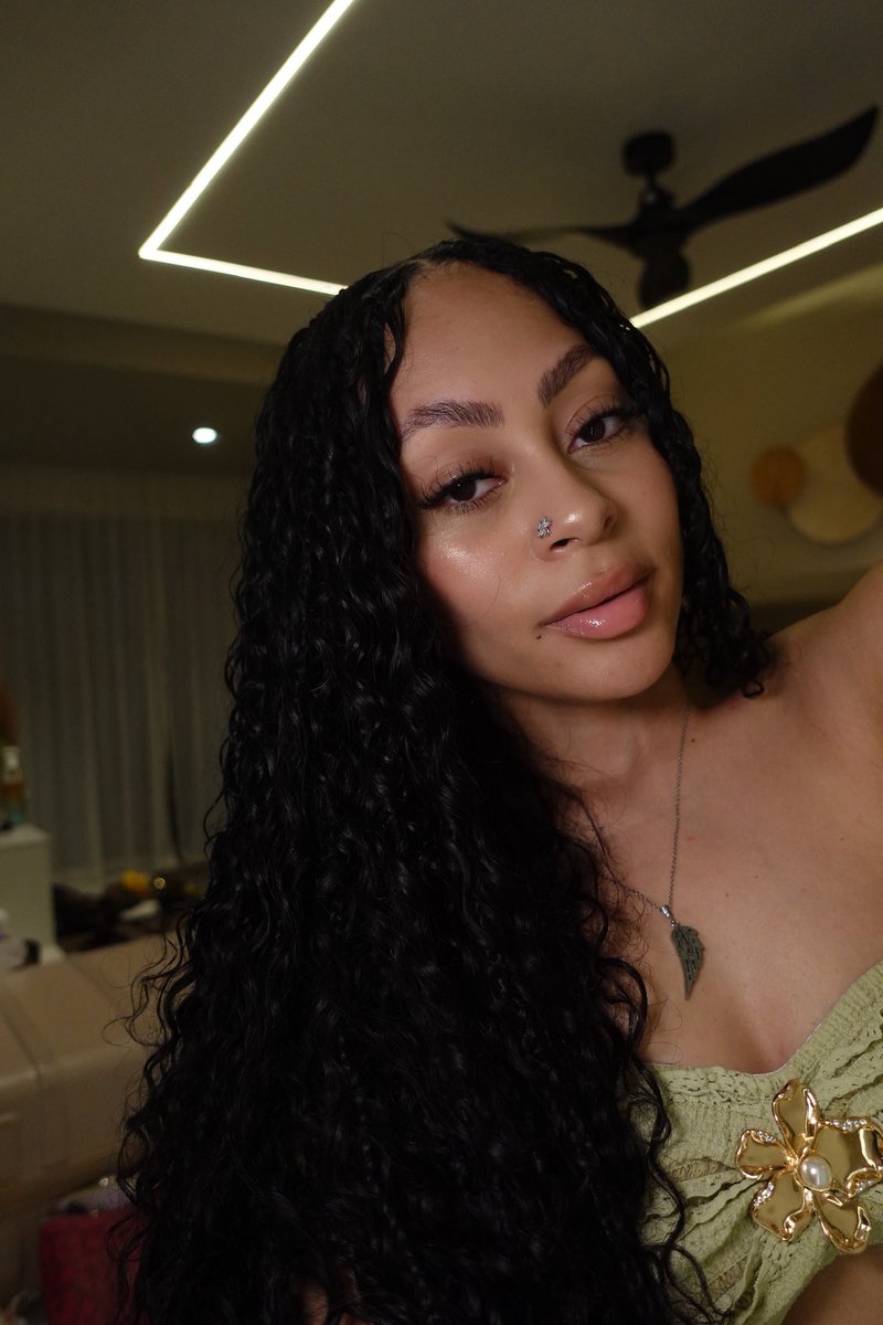 S✨🦋 tweet media