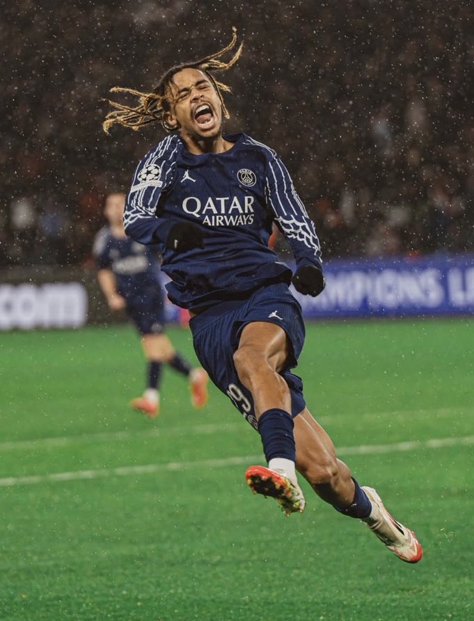 𝑩𝒆𝒄𝒌𝒔 tweet media