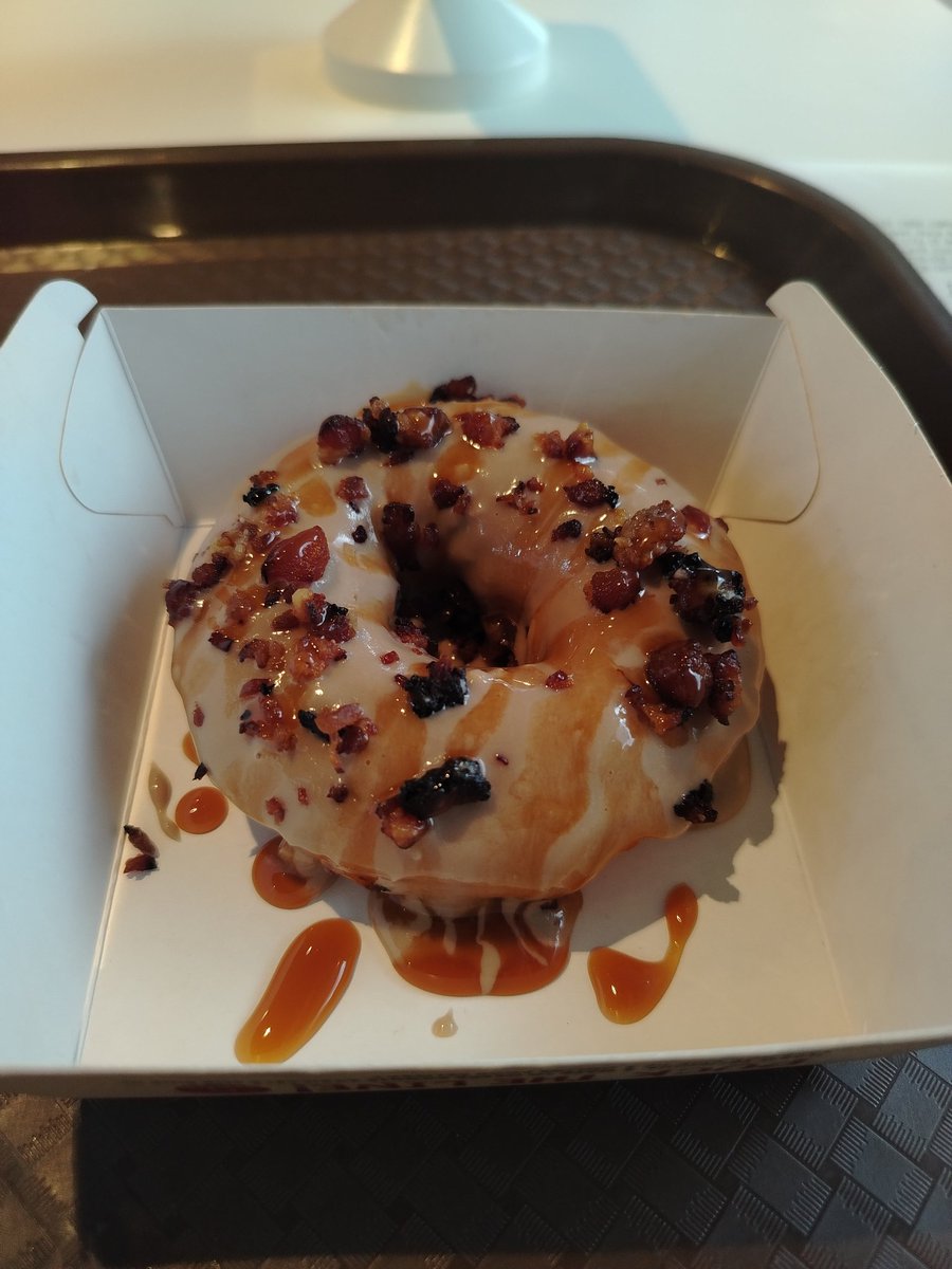 Tacing2401's tweet photo. # DuckDonuts my new fave donut and place to have coffee. Love the donut and coffee. Staff are warm amd  friendly. Prices afforable. 

#Duckdonuts
#circuitMakati https://t.co/nsRzKdEfPL