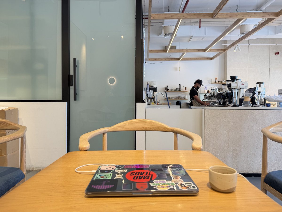 Ivan 🧳 tweet media