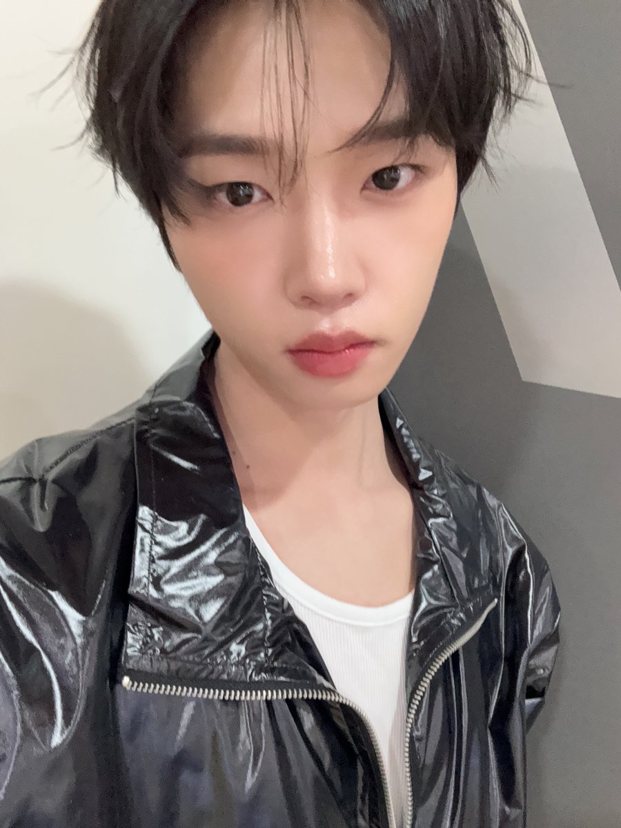 sondongpyo_dsp's tweet photo. [⏰]
잠시 후 오후 10시 30분,
MBC FM4U ‘친한친구 방송반'에 동표가 출연합니다🩵

#손동표 #SONDONGPYO
#MBC #친한친구방송반 https://t.co/vX72XsEGY4