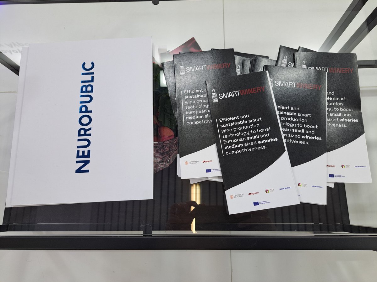 SMARTWINERY's tweet photo. En el stand de @NEUROPUBLIC, #SMARTWINERY destacó como ejemplo de innovación en el vino 🍷: sensores inteligentes y #digitalización para mejorar eficiencia, capacidad productiva y calidad. https://t.co/p7V8ghJaZh