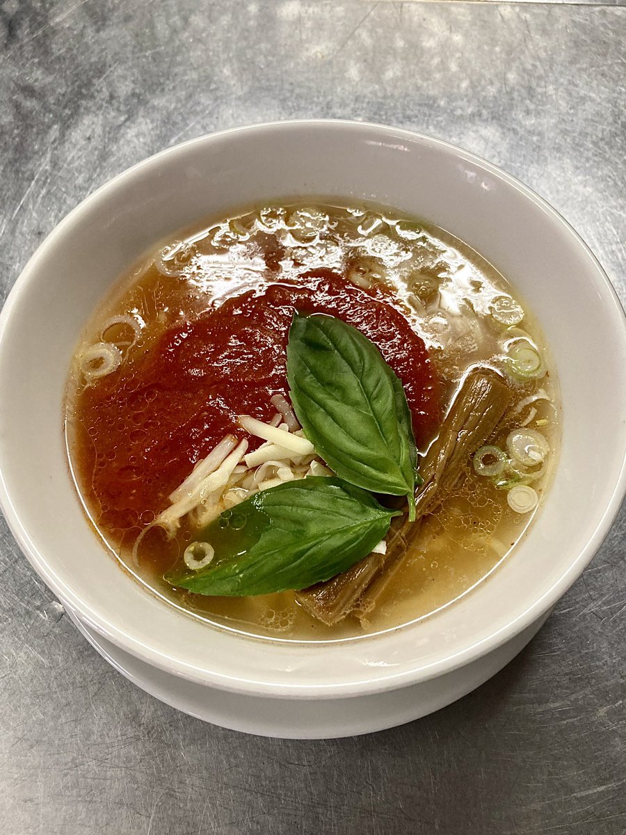 ryumenmarushige's tweet photo. 3/18より

【トマト辛麺】¥950（税込）

★ピリ辛自家製トマトソース
★追いメシ（半ライス）でリゾット風
★20年前から続く限定メニュー

#栃木ラーメン 
#麺スタグラム 
#柳麺まる重 https://t.co/LFKgks2I5q