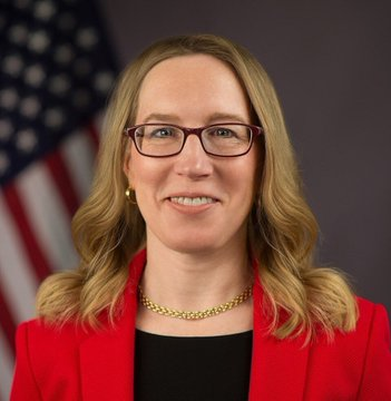 Risna Holsting 🛤️ tweet media