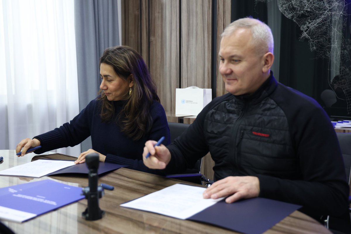 UNODCRPOEE's tweet image. With support from @UNODC and @UNAction, new practical tools strengthen trafficking in persons investigations in 🇺🇦.

Developed with @NPU_GOV_UA and @Navs_mvs, 400 printed guidelines and an online version (🔗 bit.ly/4bp0Jo5) now support law enforcement nationwide.  

#TIP