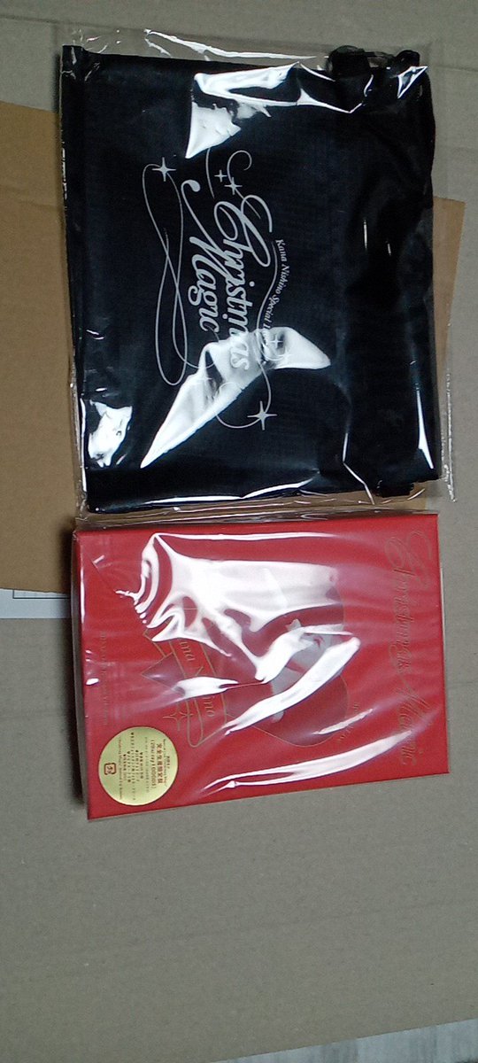 takachakana's tweet image. 届いた
#西野カナ
#christmasmagic