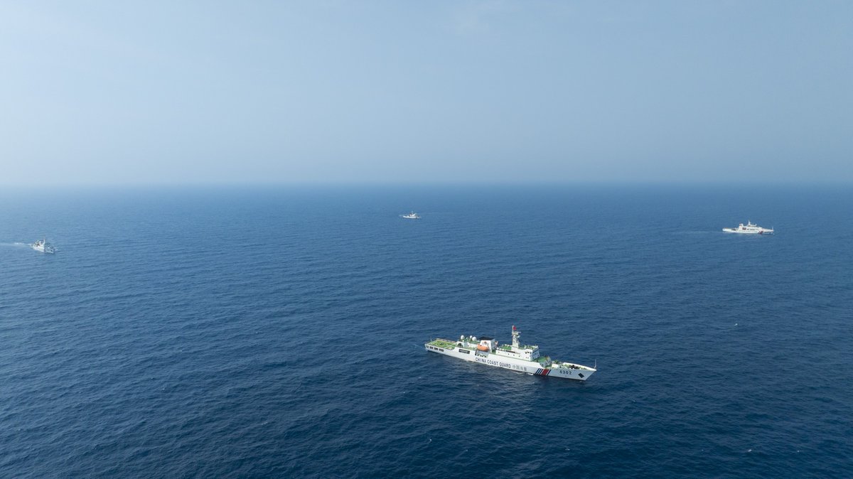 China Military Bugle tweet media