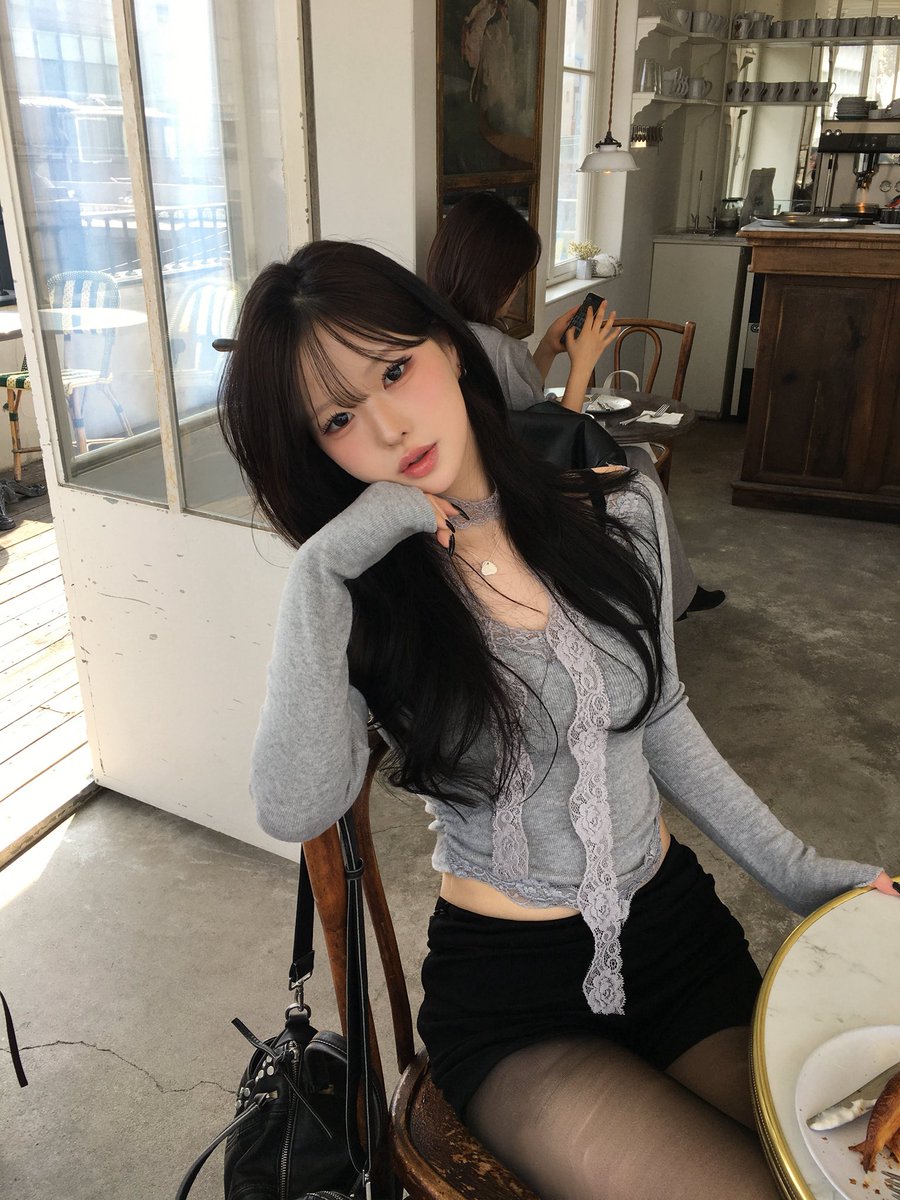momo tweet media