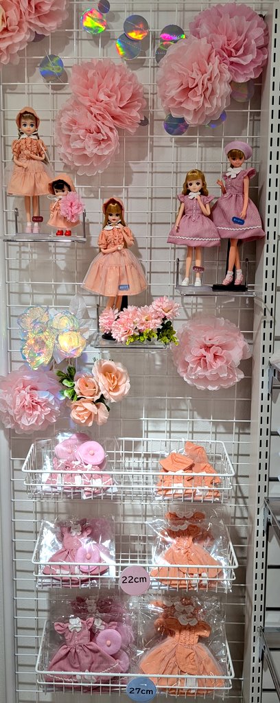 onononono0318's tweet photo. 日本橋展示
※撮影許可いただいてます。
#リトルファクトリー
#littlefactory
#リカちゃんキャッスル
#liccacastle
#ちいさなおみせ
#ちいおみ
#ちいさなクローゼット
#ちいクロ
#japanesedoll
#licca
#リカちゃん
#ジェニー40周年 https://t.co/ToqSW2atXb