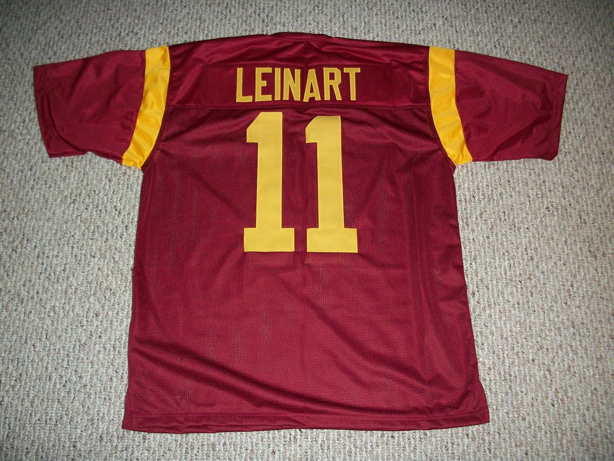 🚨 USC Asked Leinart to Give Up His Jersey… He Shut It Down

Matt Leinart was asked to unretire his No. 11 for a recruit…

His answer: “Absolutely not.”

And honestly? He’s right.

Retired numbers used to mean:
legacy, loyalty, immortality.

Now?
Players can wear it for a