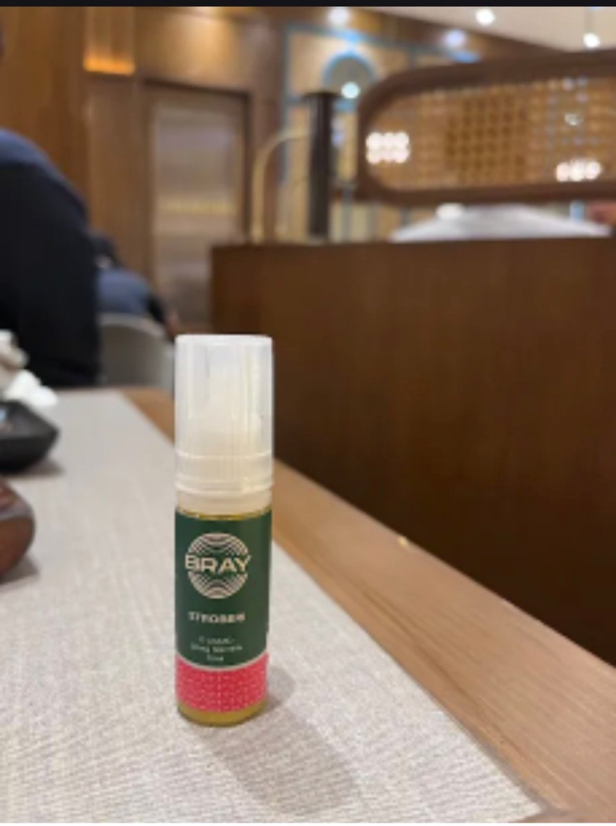 Josieegerton69's tweet photo. Tongkrongan jelang Lebaran pada heboh, gue buru-buru kantongin liquid Bray takut abis pas nongkrong malam ini #NongkrongEnakBray https://t.co/GjJGCA7FaW