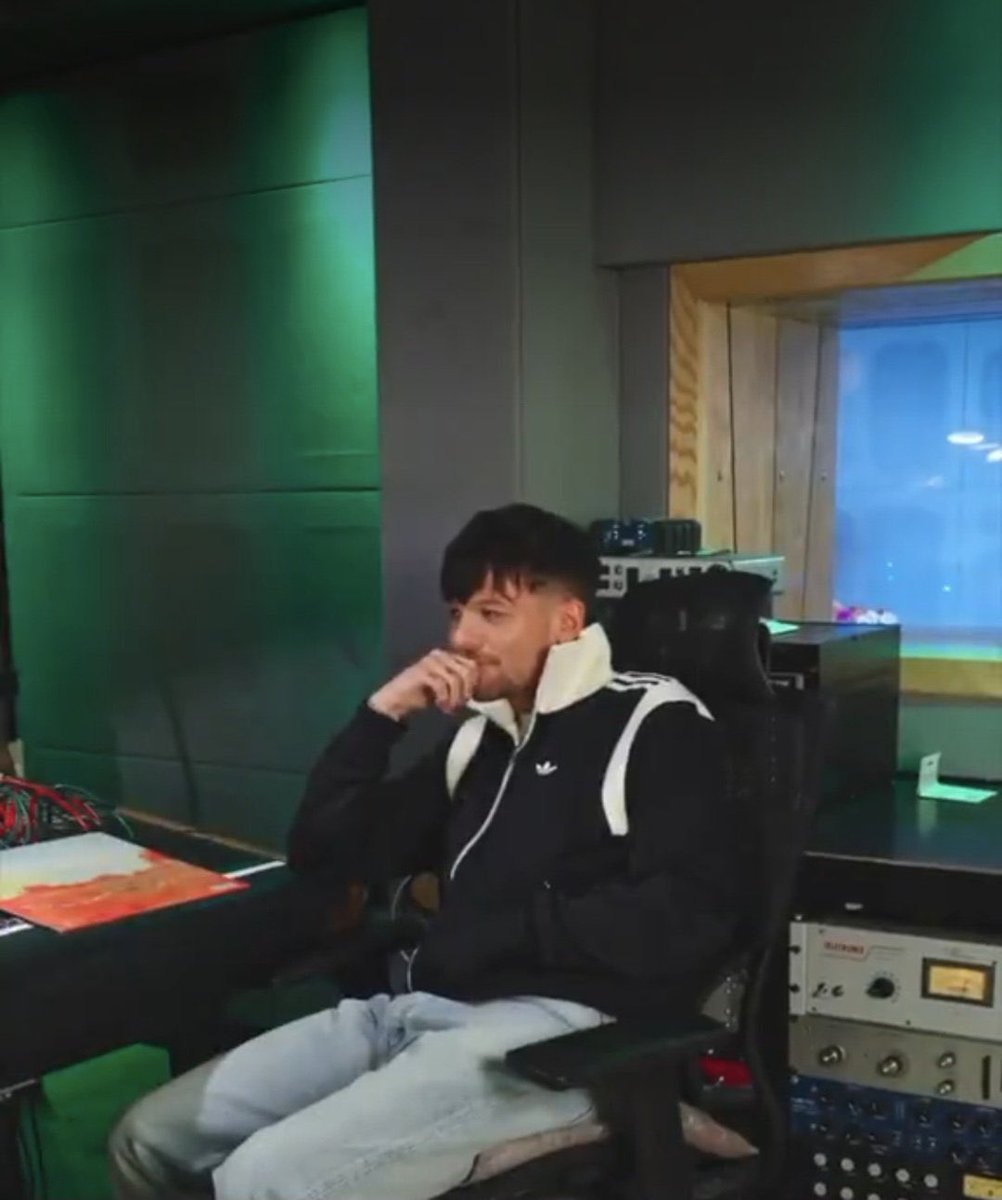 ali_☕️”coffee in the morning” ❯❯❯❯ 💔 tweet media