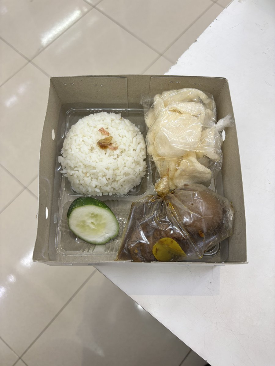 patrickbahenol's tweet photo. alhamdulillah buka puasa gratis https://t.co/yW0mjQuwzo