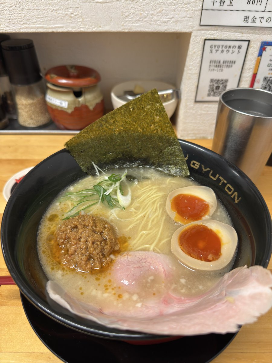 ナマ、日野、りんたろうとつねきちお好きな呼び方で大丈夫です🦥 tweet media