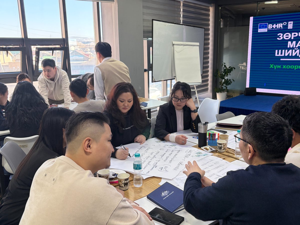 UNDPMongolia's tweet photo. 30 youth alumni of the Future Energy Leaders Programme joined a BHR+E training, with a focus on just energy transition, organized under the @EUinMongolia-funded #AgentsOfChange project. ✏️💡⚡️

#bizhumanrights https://t.co/23dFMxyu9P