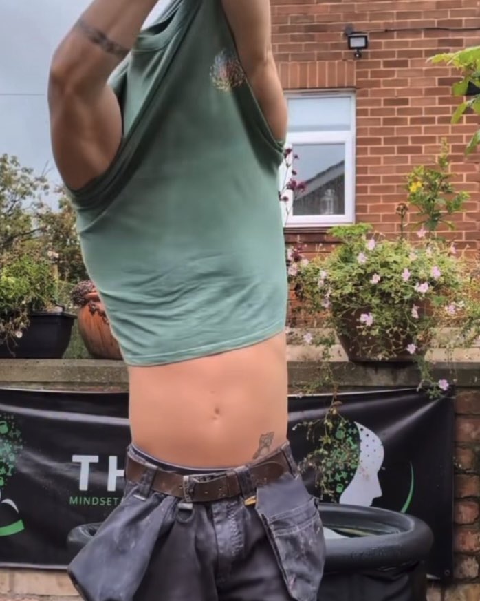 Hot Tradies tweet media