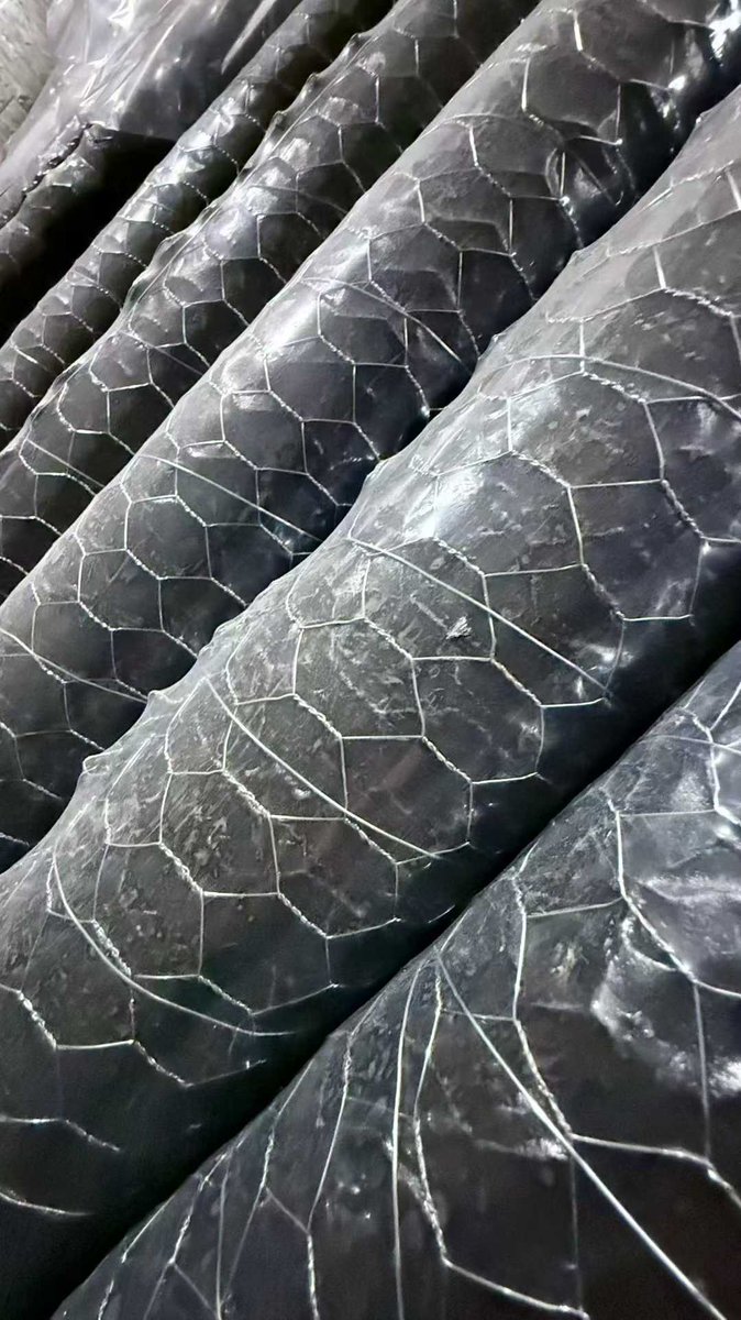 zemingwiremesh's tweet photo. Hexagonal Wire Mesh – Strong, Durable &amp; Multi-Purpose
Anping Zeming Wire Mesh Products Co., Ltd.
Email: sales03@hbzmwiremesh.com
Website: https://t.co/E1QFzbpeoh 
WhatsApp:+86 18631875581 https://t.co/Rg5iinbW9Q
