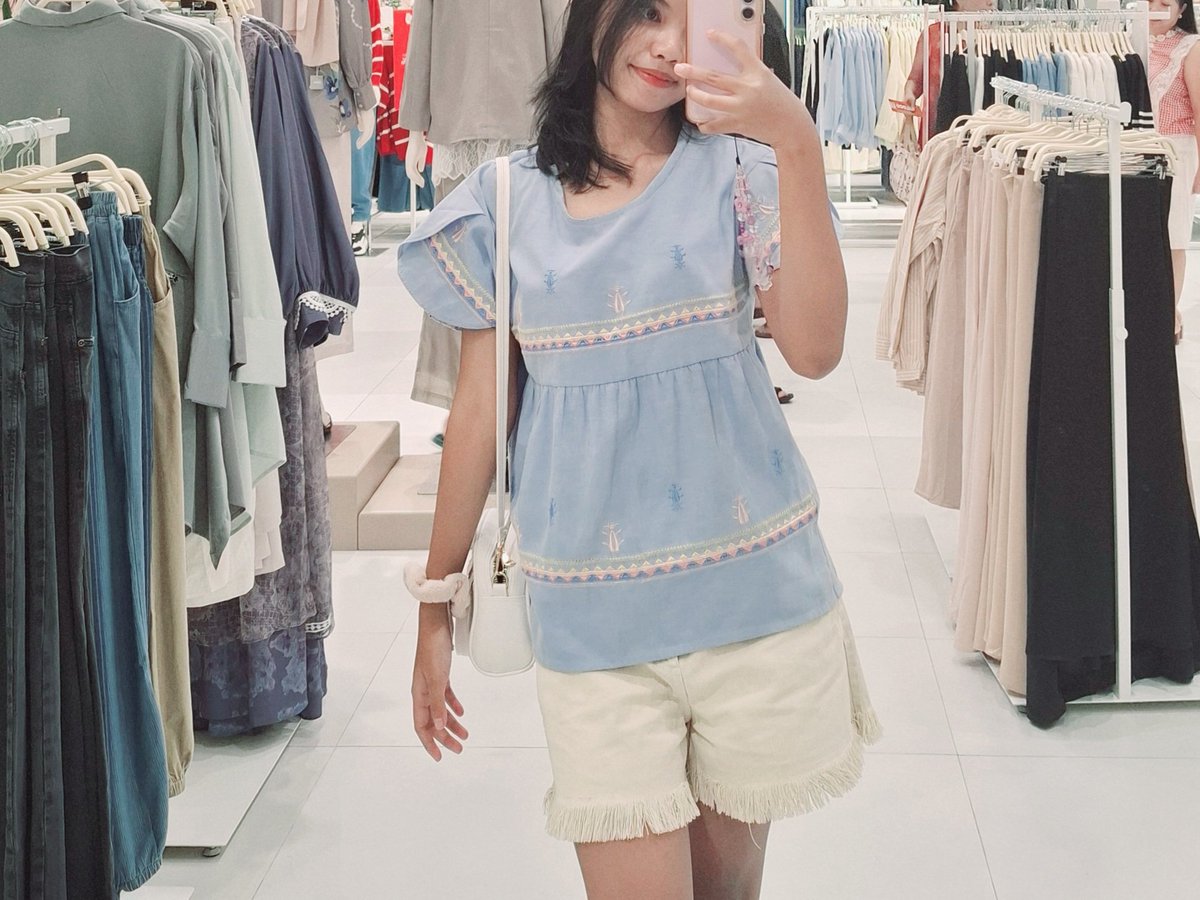 Nadine𝝑𝑒 tweet media