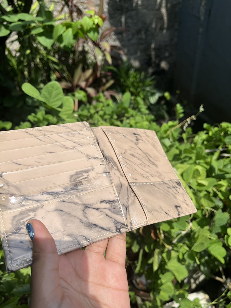 sellwhatyouneed's tweet image. 👚preloved dompet marble👚

💸25k
📍jakarta selatan

💓ada puffnya dikit jadi ga terlalu tepos, cocok jadi card wallet
💗belum pernah dipakai

tags; wts wtb dompet cewe marble
#preloved #dompet #aksesoris