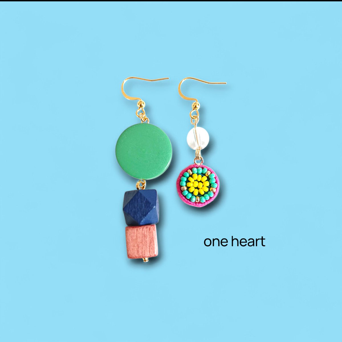 chie_one_heart2's tweet photo. 久々にビーズアクセサリー✨ #ハンドメイドピアス 
#Handmade https://t.co/hFx7CSS3Up