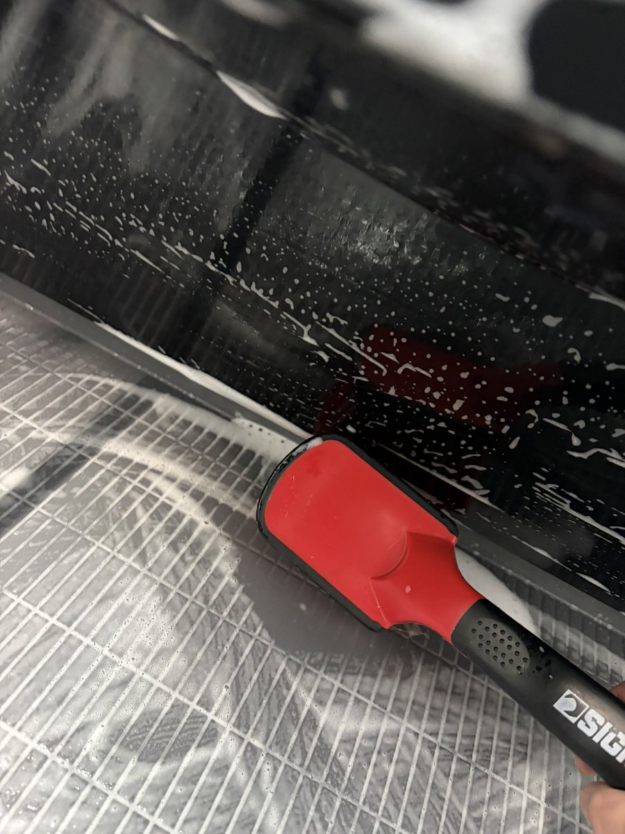 RyuDriver57992's tweet photo. #喜一工具
#SIGNET
風呂入りたかったんで
SPTA→Sプレウォッシュ2.0×80
1分放置後そのまま風呂用洗剤にて
signetブラシで洗浄
ハイ簡単キレイ✨
コシはあるのに先端は柔らかいこのブラシ
実はお風呂場掃除用です
インシュロックを取り付けてS字フックに引っ掛ければ浴室にも置ける最強の掃除グッズ🧹 https://t.co/LqGy8TAdaN