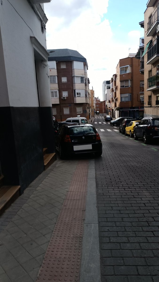 AllSpd's tweet photo. @Tetuan30Dias Parecido a la calle Naranjo, en Tenerife han puesto señales de prioridad peatonal al menos. En la reforma de Naranjo ni eso, solicitadas e ignoradas, además con invidentes viviendo en la calle y continuas invasiones de las aceras que han quedado aún más reducidas de facto. https://t.co/4tLN1PULei