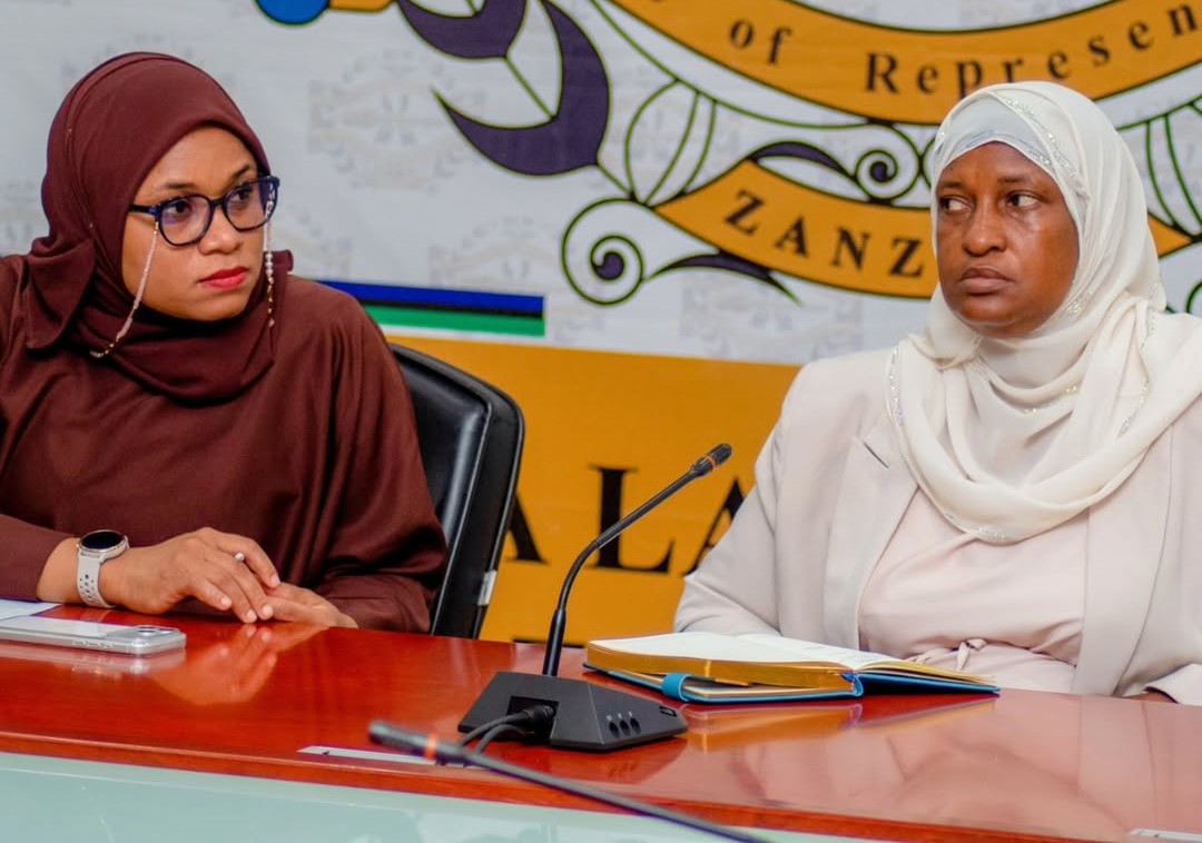 SOSTanzania's tweet photo. @SOSTanzania yatoa hoja Baraza la Wawakilishi Zanzibar: kuwepo kwa bajeti maalum ya mtoto. Kesho tunaendelea na care reform. #ChildRights #Zanzibar https://t.co/YSIvkQHMTY