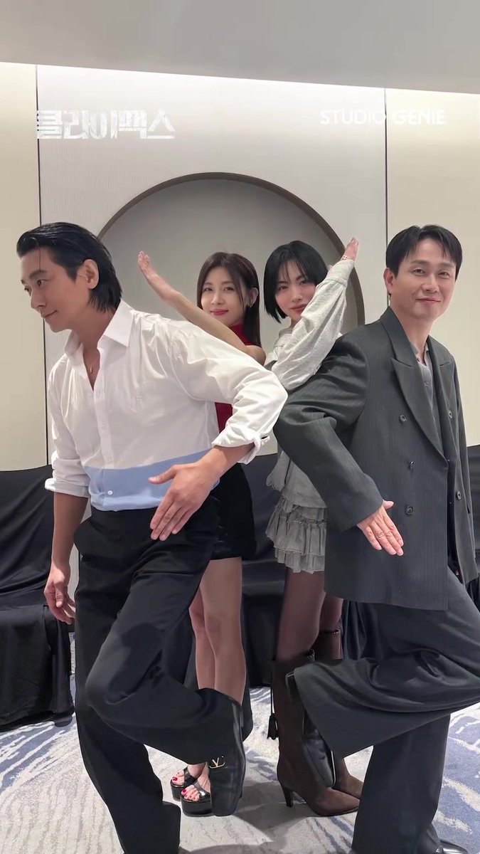 selfietimeid's tweet photo. Siapa yang udah nonton drakor baru berjudul Climax?π
Liat deh, Ju Ji Hoon, Ha Ji Won, Oh Jung Se, dan Nana abis foto pakai pose yang unik banget!π₯°
Pas buat kamu coba foto bareng bestie di Selfie Time π
#selfietimeid #Climax #drakor #JuJiHoon #HaJiWon #OhJungSe #Nana #idepose https://t.co/dmLZgSa7WC