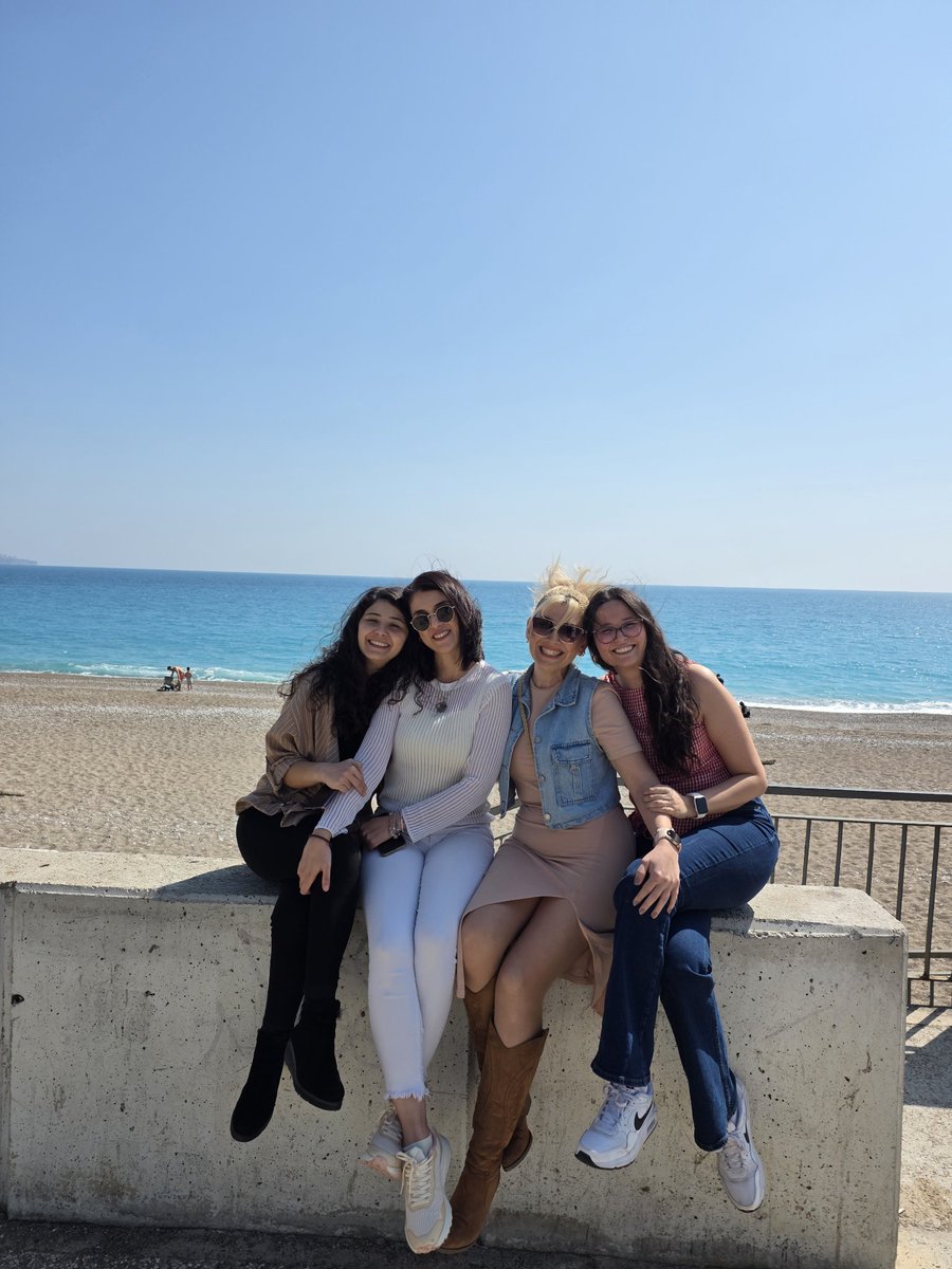 SenerolMerve's tweet photo. #happybirthday #Antalya #canlarim #İyiki #yeniprofilresmi̇ 🩵🩵🩵🧿🧿🧿 https://t.co/YMwwpFqvNi