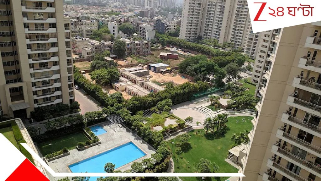 Zee24Ghanta's tweet image. চোখে কেন কিছুই দেখি না, অন্ধ হয়ে যাচ্ছি: হতাশায় দু'বছরের মেয়েকে আগলে ২৩ তলা থেকে শূন্যে ঝাঁপ বাবার

সবিস্তারে:tinyurl.com/48wmdft5

#Gurugramnews #Shocking #Zee24Ghanta