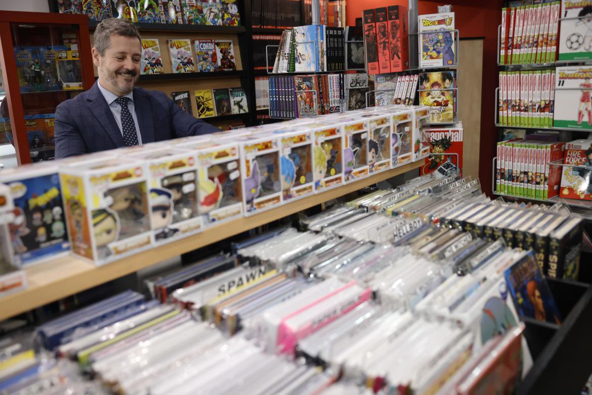 depacoserrano's tweet photo. Hoy celebramos el #DíadelCómic y el Tebeo con un programa de actividades gratuitas en las bibliotecas públicas de la @ComunidadMadrid.

La región genera más del 35% de la producción nacional de cómics y cuenta con las principales editoriales referentes del sector. https://t.co/ShSEEoLSAt