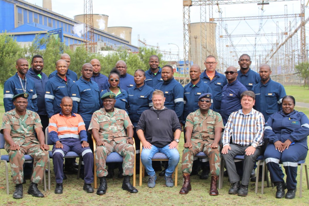 SANDF_ZA's tweet photo. #DODLogisticsDivision Article || #RegionalWorksUnitMpumalanga, closes its High Voltage Practical training with enthusiasm and high hopes.
https://t.co/n6zFZR5I4c
#SANDF https://t.co/4CIPqHvJ5b