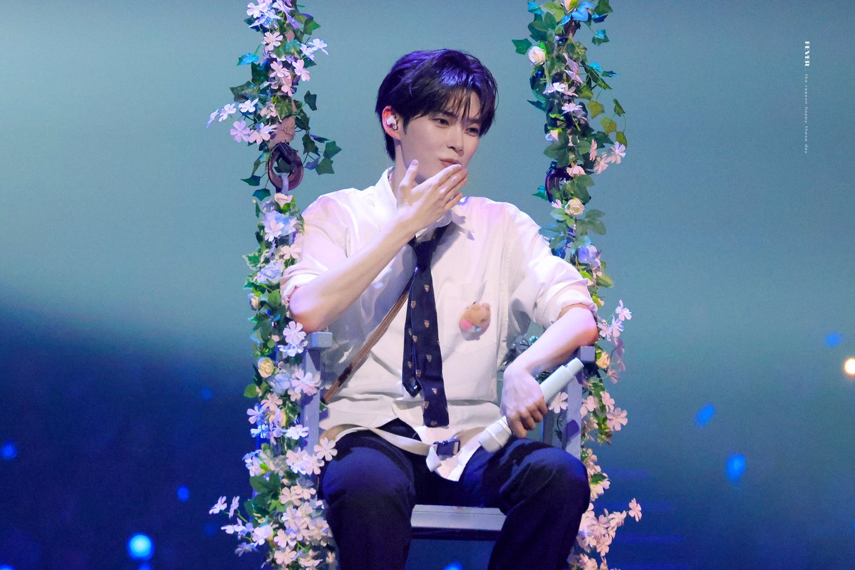 𝐅𝐄𝐕𝐄𝐑 tweet media