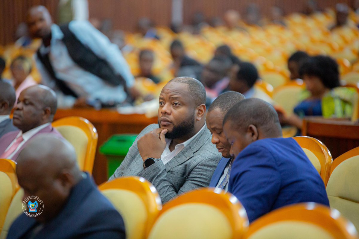 Armandmiteyo's tweet photo. LA RENTRÉE PARLEMENTAIRE DE MARS 2026 AU PALAIS DU PEUPLE 

La session parlementaire de mars 2026 s’ouvre ce lundi 16 mars au Palais du Peuple, à Kinshasa, dans un contexte sécuritaire et politique particulièrement chargé. Les députés nationaux.
1/2 https://t.co/XWftCNHIY9