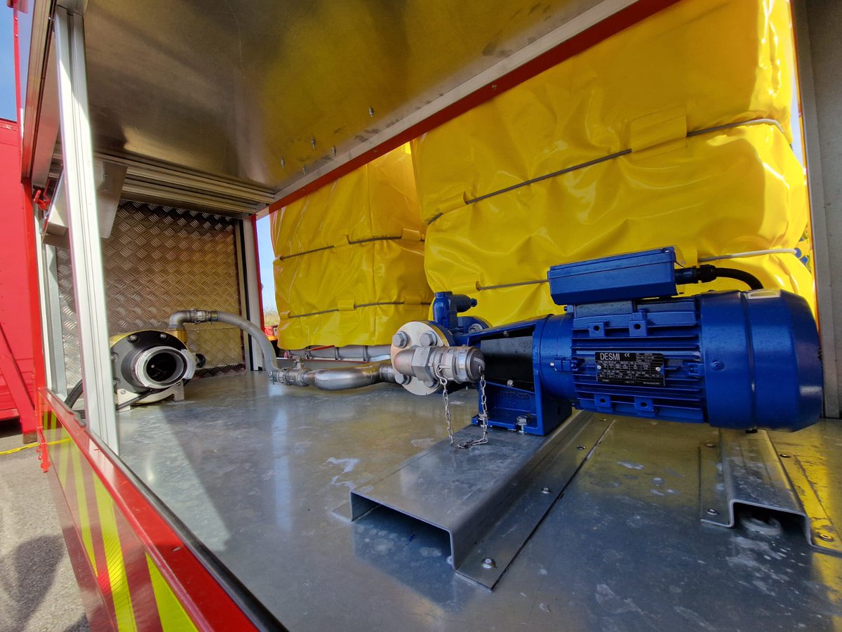 Pompiers60's tweet photo. #Acquisition | Nouvelle cellule émulseur pour le #SDIS60
Une cellule émulseur a été réceptionnée par les #Pompiers60. D’un volume de 6 000 litres, elle est équipée du dispositif d’injection leadermix, conçu pour limiter l’impact #Environnemental. https://t.co/0VtaqPmZMX