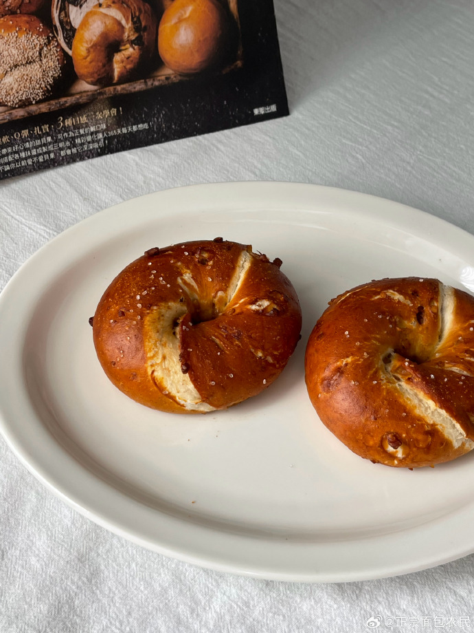 reynantebonifac's tweet image. Freshly baked chocolate chip cookies, warm u0026 melty—nothing beats the smell of homemade joy in the oven!  #BakingMagic #HomeBakingVibes