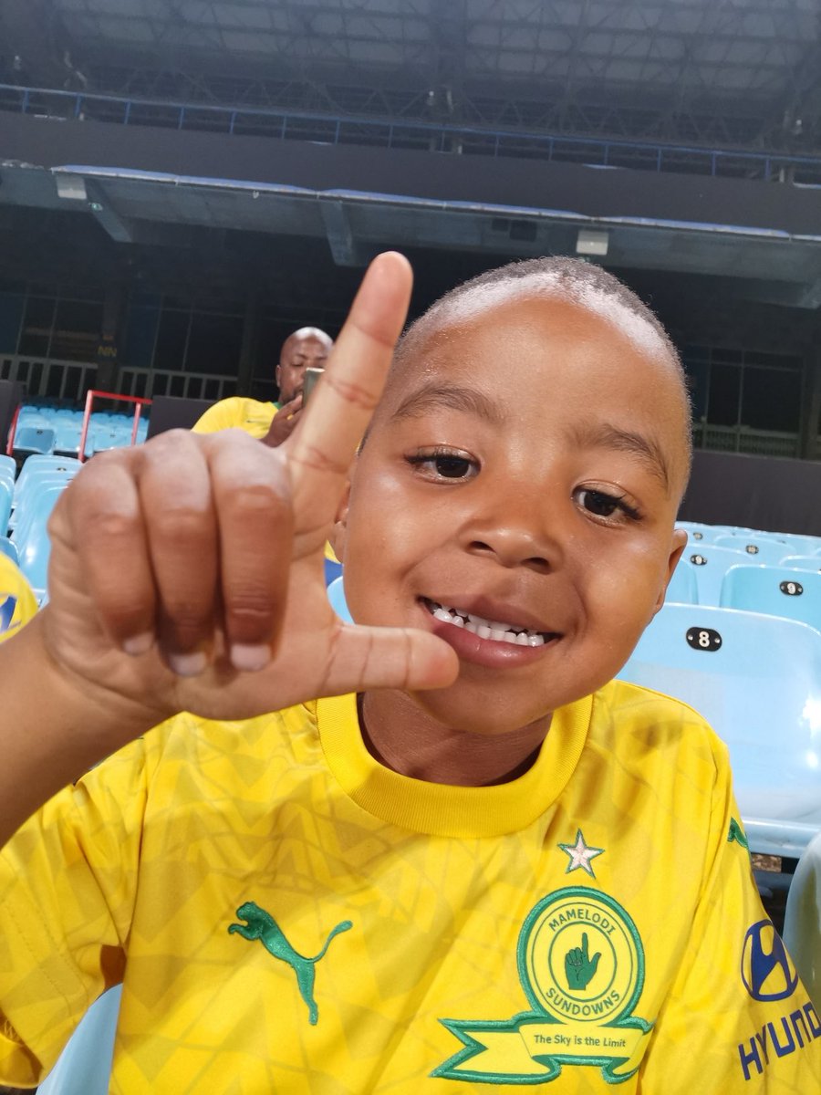 Thabakgolo11's tweet image. Mamelodi Sundowns dumela 💛💛💛💚💚💚👆👆👆 Halalela member #KBY